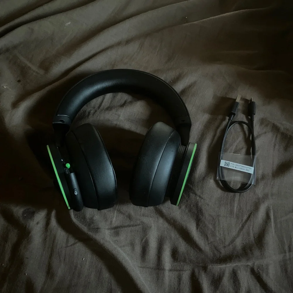 Microsoft Xbox Wireless Headset for Xbox one and Xbox series x/s